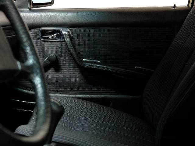 Mercedes-Benz 300 D