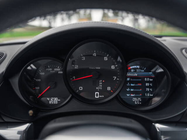 Porsche 718 Cayman T