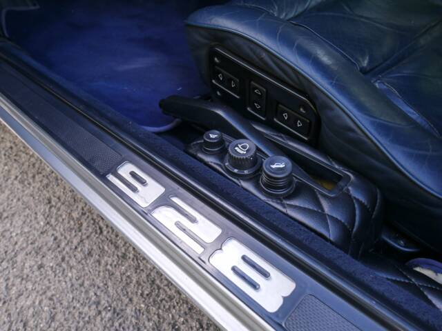 Porsche 928