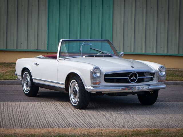Mercedes-Benz 230 SL