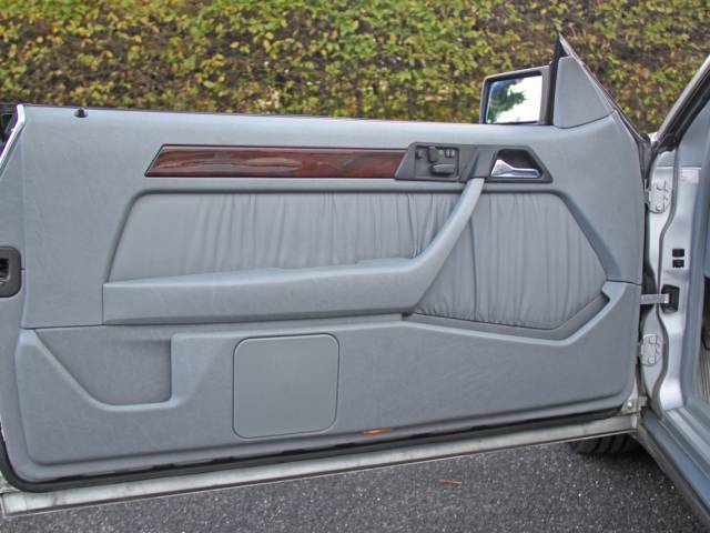 Mercedes-Benz E 320