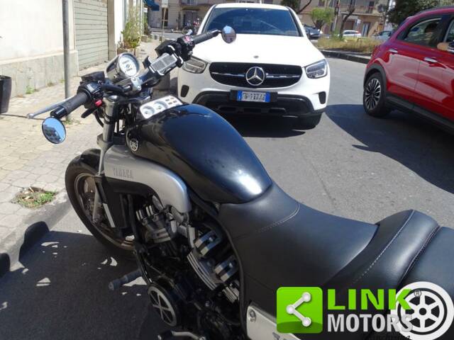 Yamaha V-Max 1200