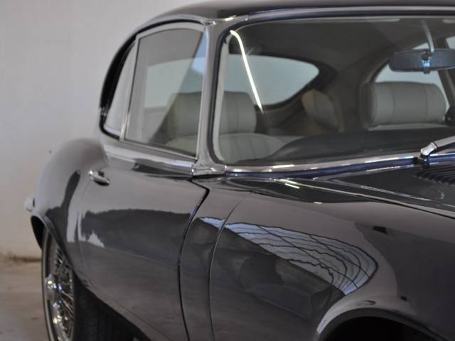 Jaguar E-Type V12 (2+2)