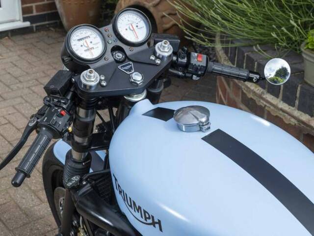 Triumph Daytona 900