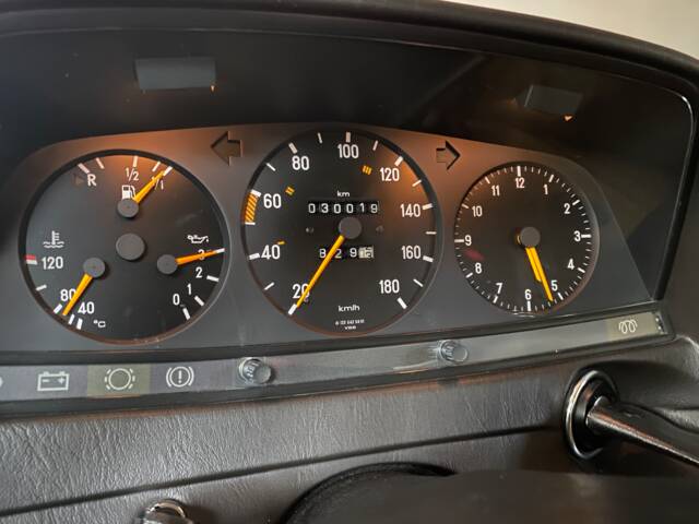 Mercedes-Benz 300 D