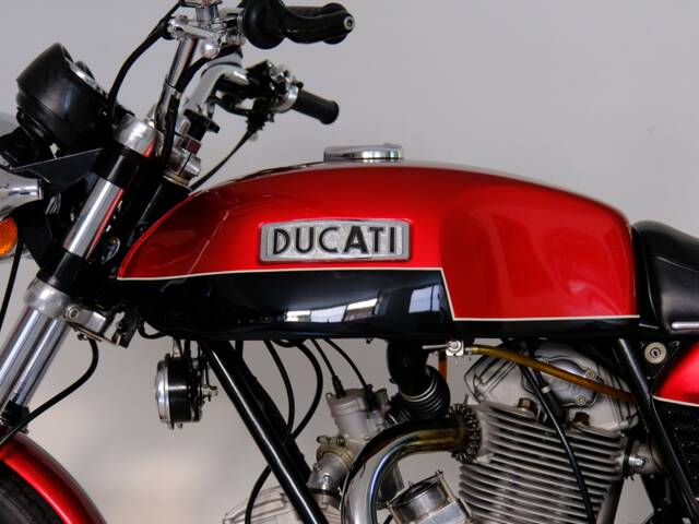 Ducati 750 GT