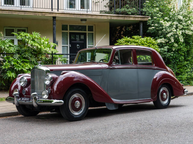 Image 1/31 of Bentley R-Type (1952)