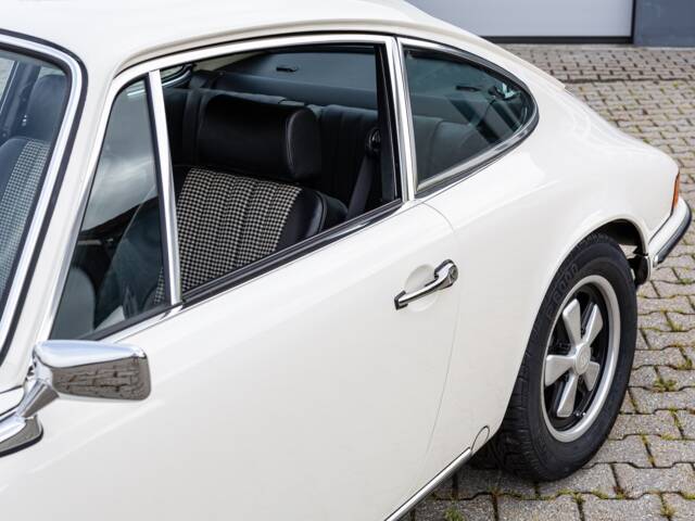 Porsche 911 2.4 T