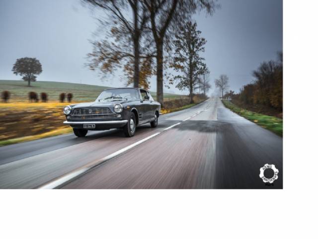 FIAT 2300 S Coupé - Driving an italian GT on french country roads : a great pleasure