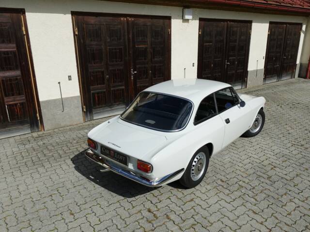 Alfa Romeo Giulia GT 1300 Junior