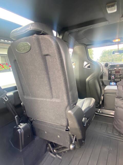 Land Rover Defender 90 Works V8 "70th Edition"
