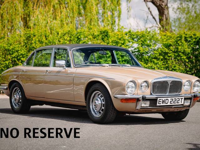 Immagine 1/9 di Daimler Double Six Vanden Plas (1979)