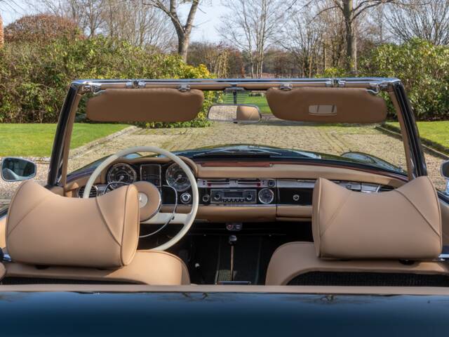 Mercedes-Benz 250 SL