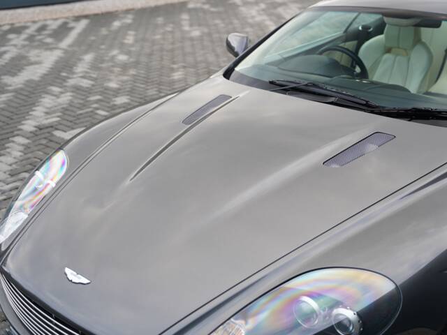 Aston Martin DB 9