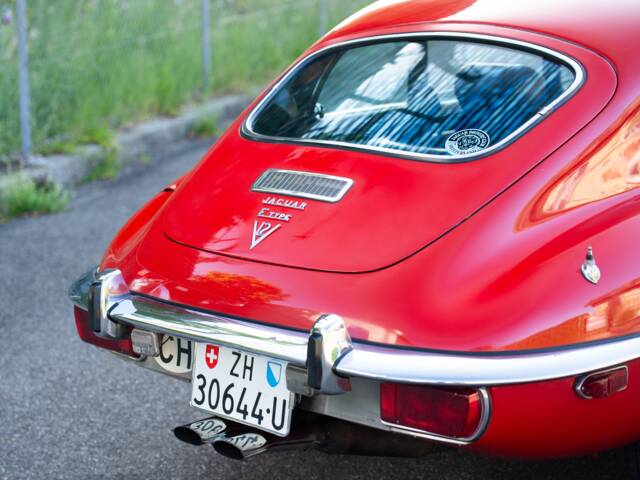 Jaguar E-Type V12 (2+2)