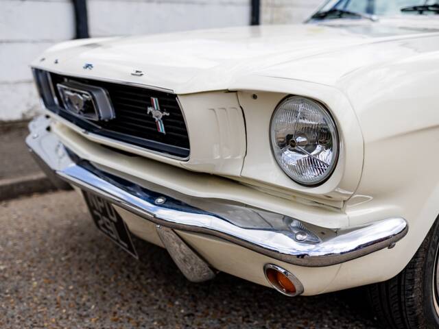 Ford Mustang 200