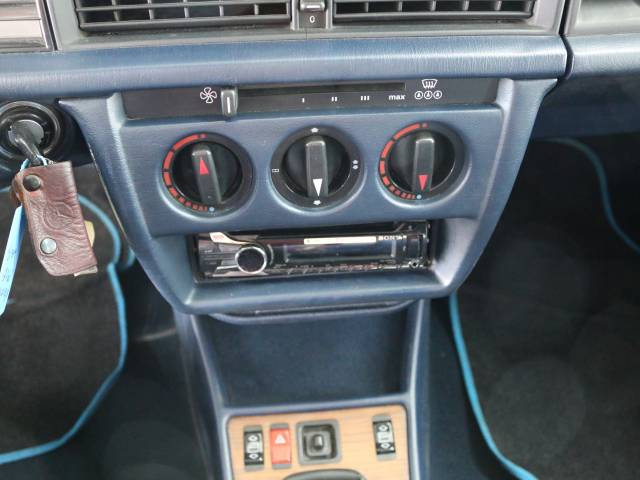 Mercedes-Benz 190 E