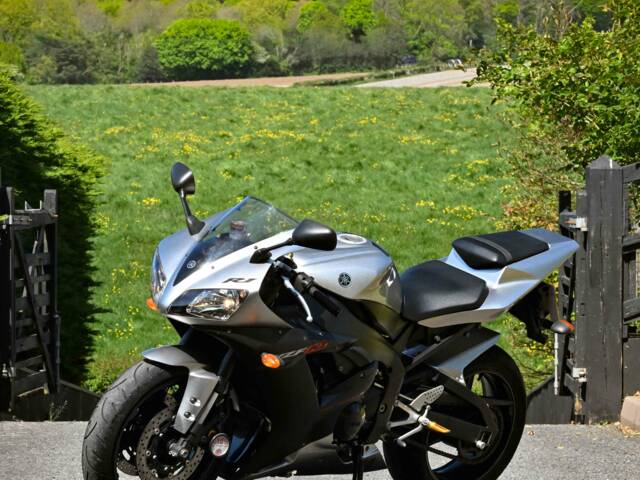 Yamaha YZF-R1