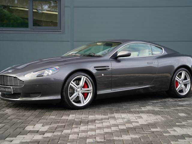 Aston Martin DB 9