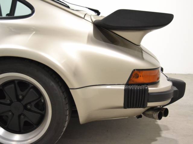 Porsche 911 Turbo 3.3