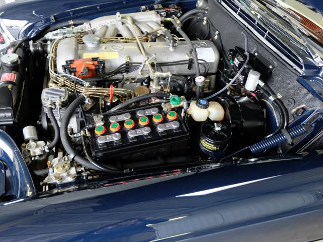 Mercedes-Benz 300 SE
