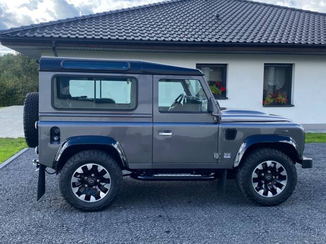 Land Rover Defender 90 Works V8 "70th Edition"