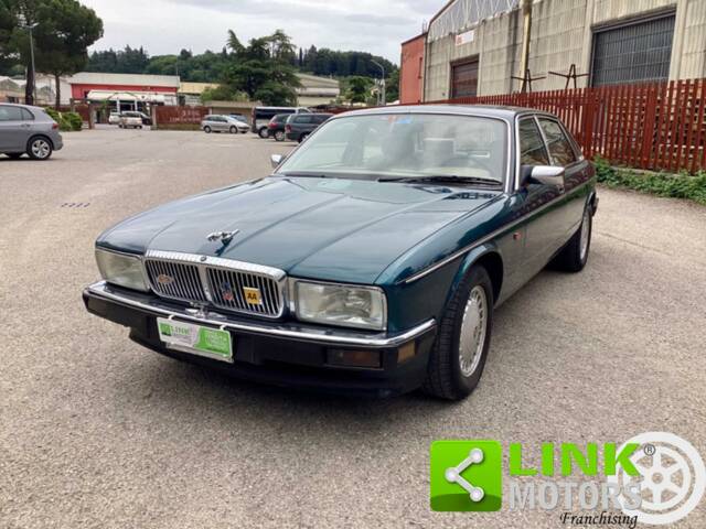 Bild 1/9 von Jaguar XJ 40 4.0 (1993)