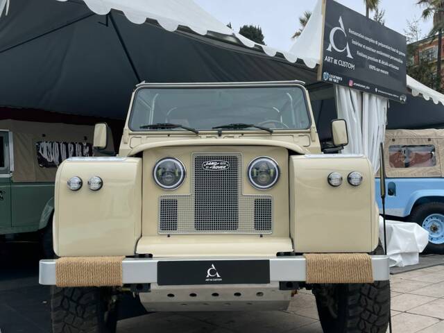 Land Rover 110