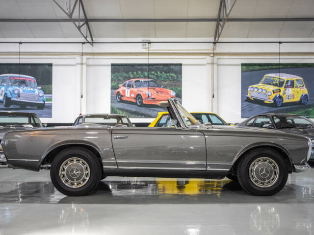 Mercedes-Benz 280 SL
