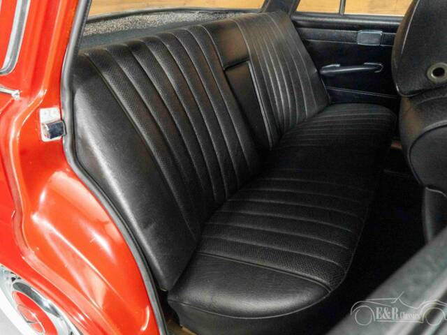 Mercedes-Benz 230 S