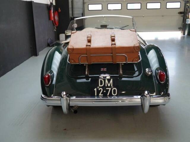 MG MGA 1500