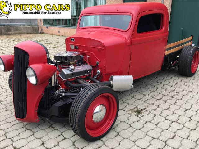 Dodge LC 1/2 Ton "Fargo"