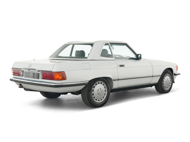 Mercedes-Benz 560 SL