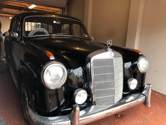 Image 1/14 of Mercedes-Benz 220 S (1958)