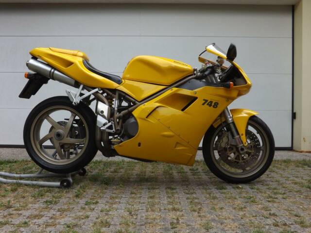 Ducati 748 Biposto