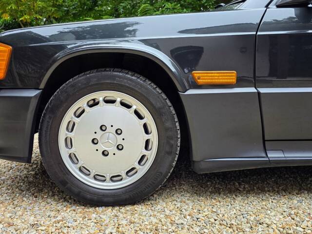 Mercedes-Benz 190 E 2.3-16