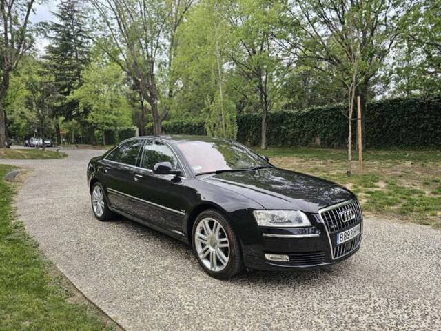 Bild 1/7 von Audi A8 6.0 W12 L quattro (2009)