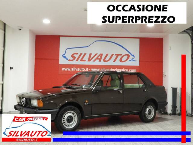 Image 1/15 de Alfa Romeo Giulietta 1.6 (1981)