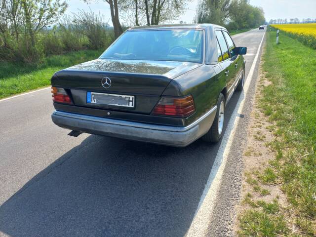 Imagen 1/9 de Mercedes-Benz 300 D Turbo (1991)