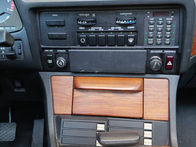BMW 745i