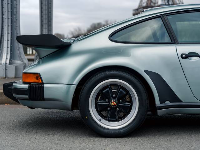 Porsche 911 Turbo 3.3
