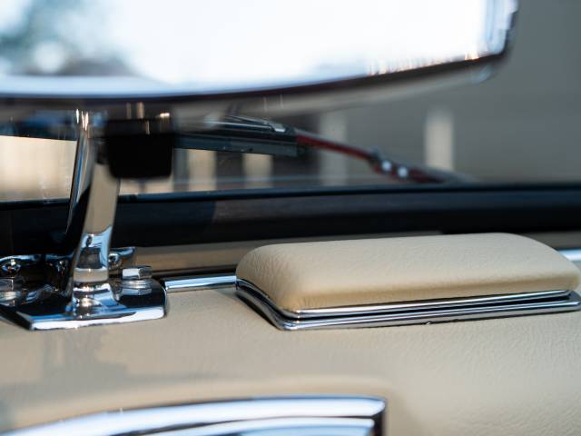 Mercedes-Benz 190 SL