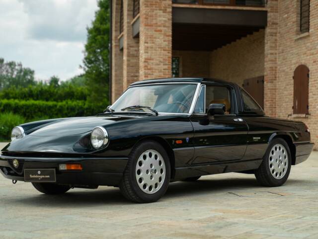 Afbeelding 1/50 van Alfa Romeo 2.0 Spider (1991)