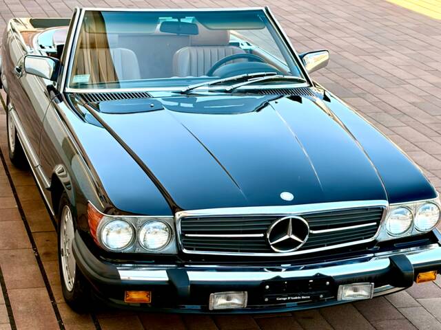 Mercedes-Benz 560 SL