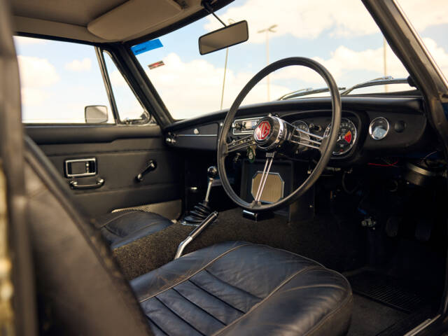 MG MGC GT