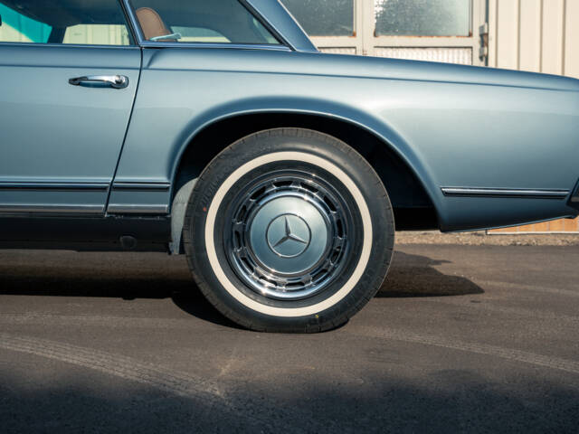 Mercedes-Benz 280 SL