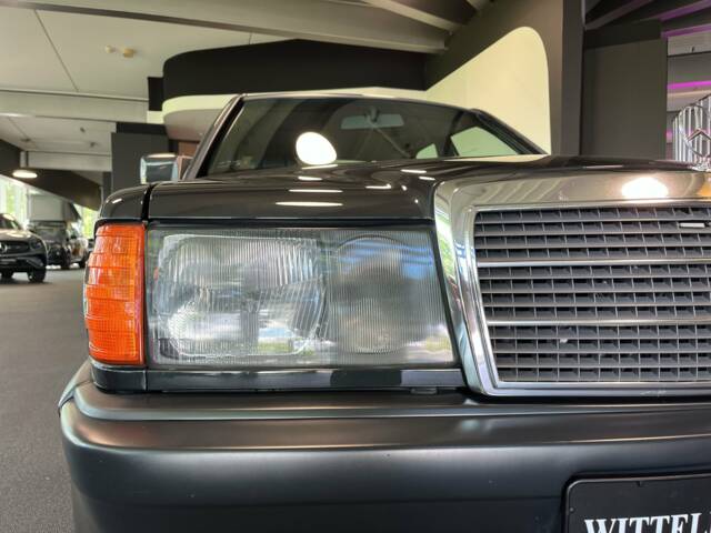 Mercedes-Benz 190 E 2.3-16