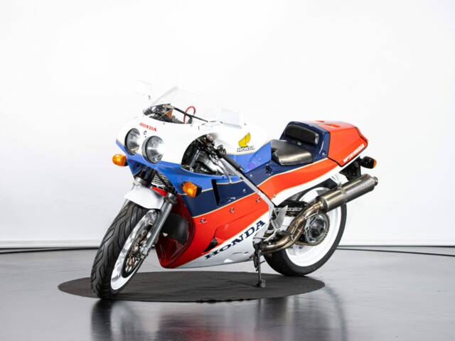 Honda VFR 750R RC 30