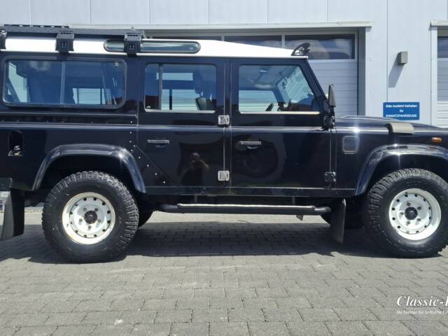 Land Rover Defender 110
