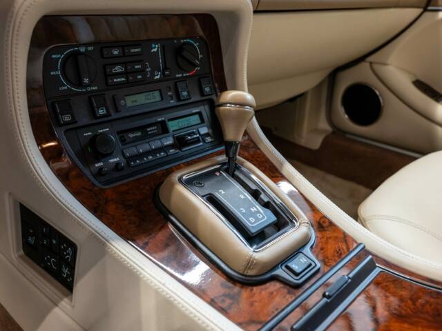 Jaguar XJ12 6.0